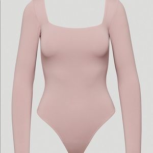 Aritzia Babaton Longsleeve Square Neck Bodysuit - Light Pink